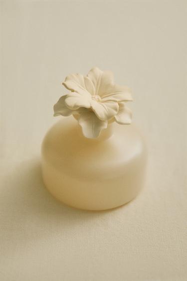 (150 ML) DIFFUSEUR DE PARFUM D’AMBIANCE CÉRAMIQUE CRÈME MIMOSA SUBLIME - CAMEL/BLANC  de Zara - Image 5