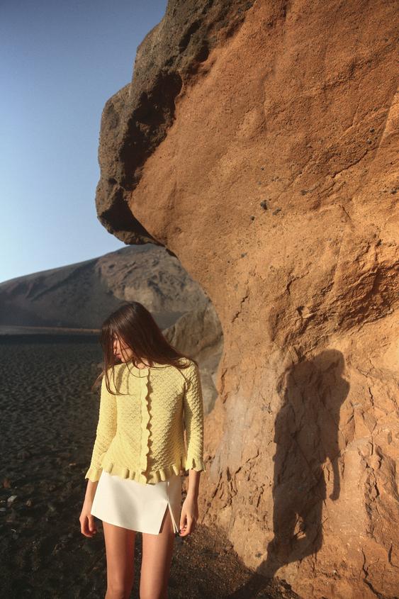 RUFFLED KNIT CARDIGAN