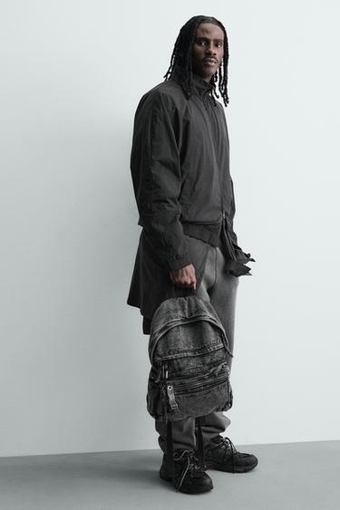 SAC À DOS EN DENIM EFFET DÉLAVÉ - Noir de Zara - Image 1