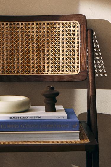 RATTAN AND WOOD FOLDING CHAIR - Brown by Zara