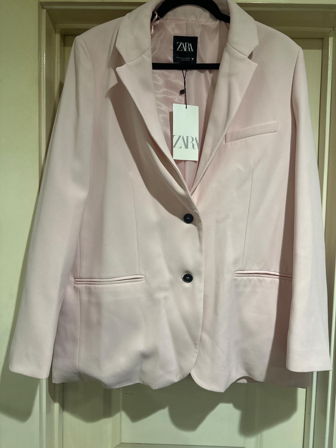 STRAIGHT CUT BLAZER
