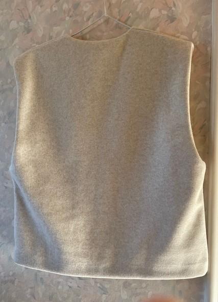 SOFT V-NECK WAISTCOAT - Image 2