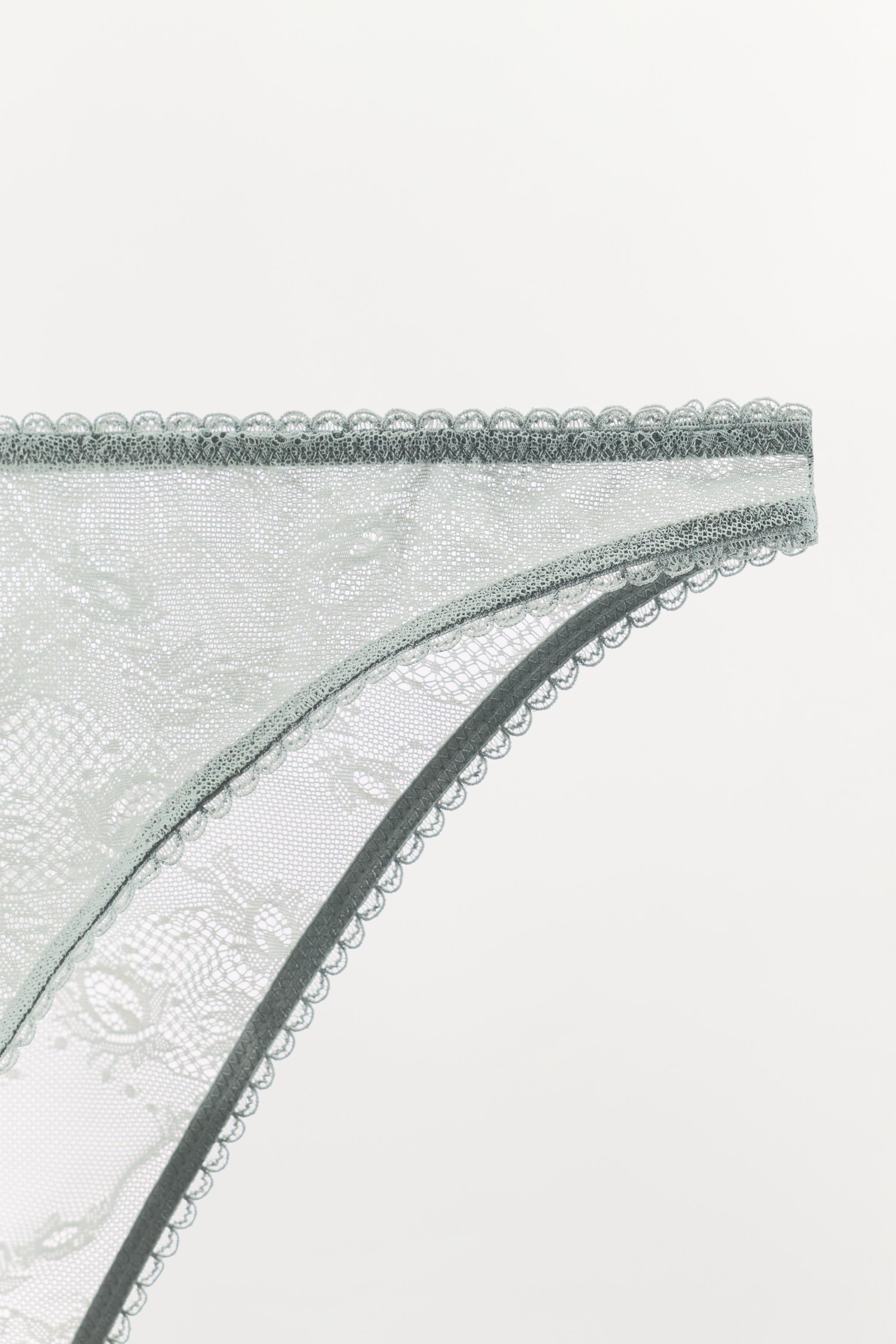 CULOTTE EN MESH ET DENTELLE
