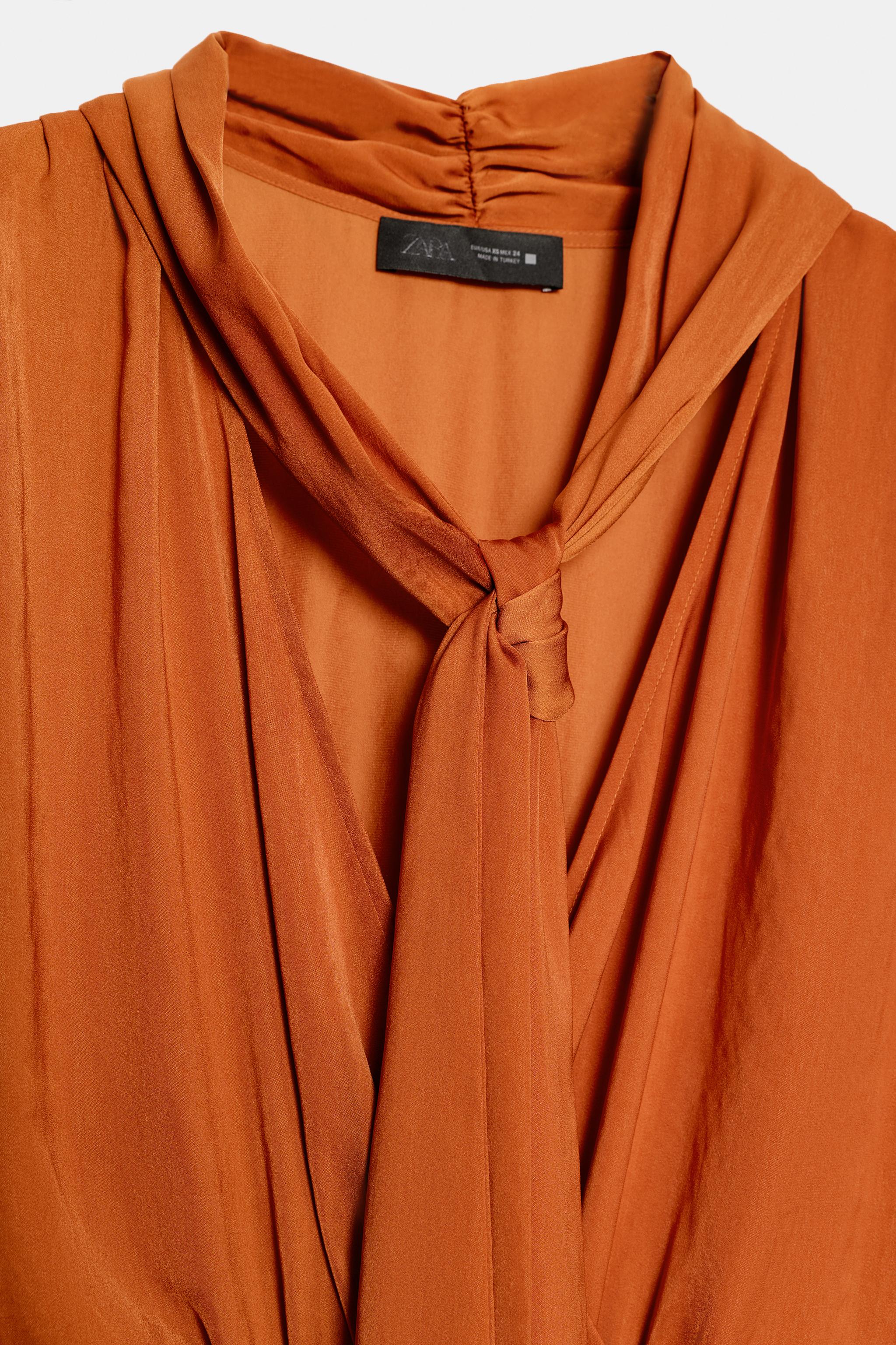ROBE MI-LONGUE SATINÉE EFFET FOULARD