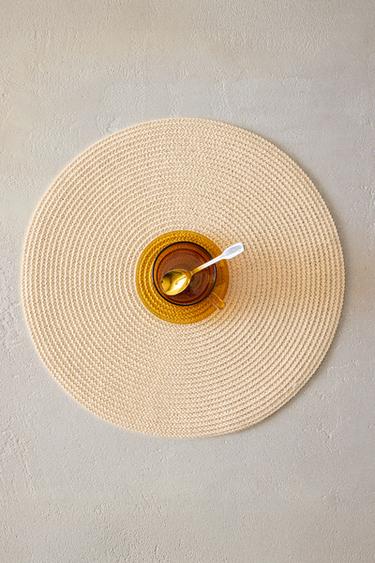 مفرش ورق (طقم من قطعتين) - بيج فاتح الخاص بـ Zara