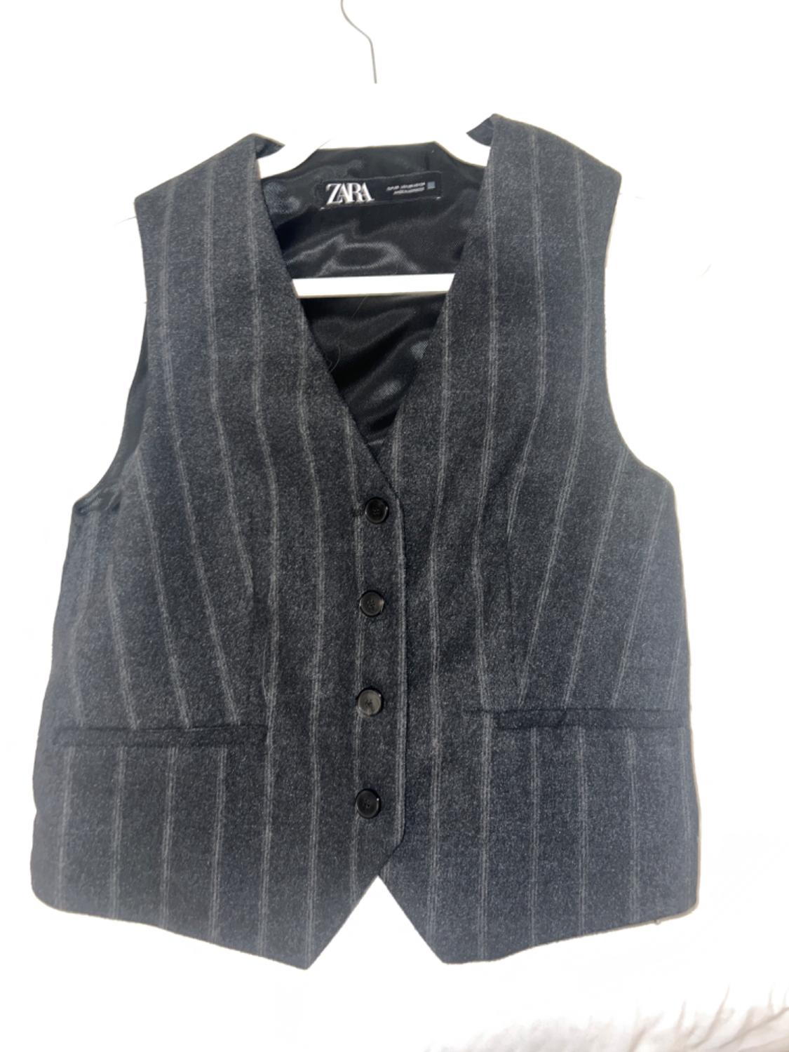 STRIPED VEST