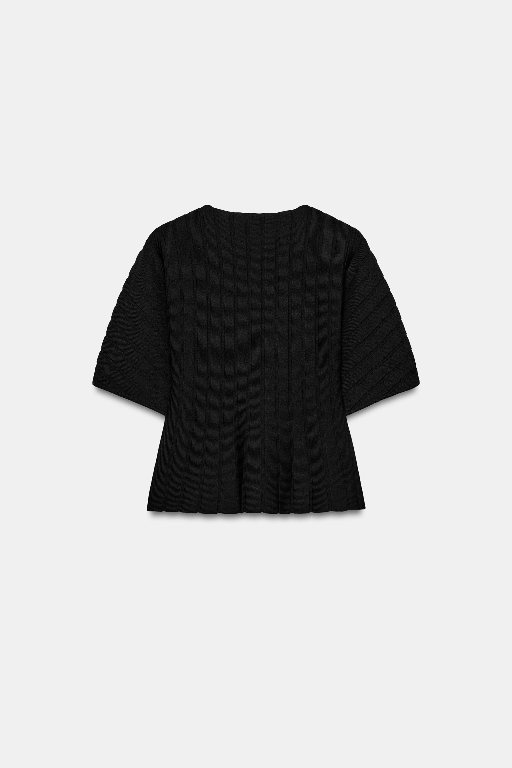 RIBBED KNIT TOP