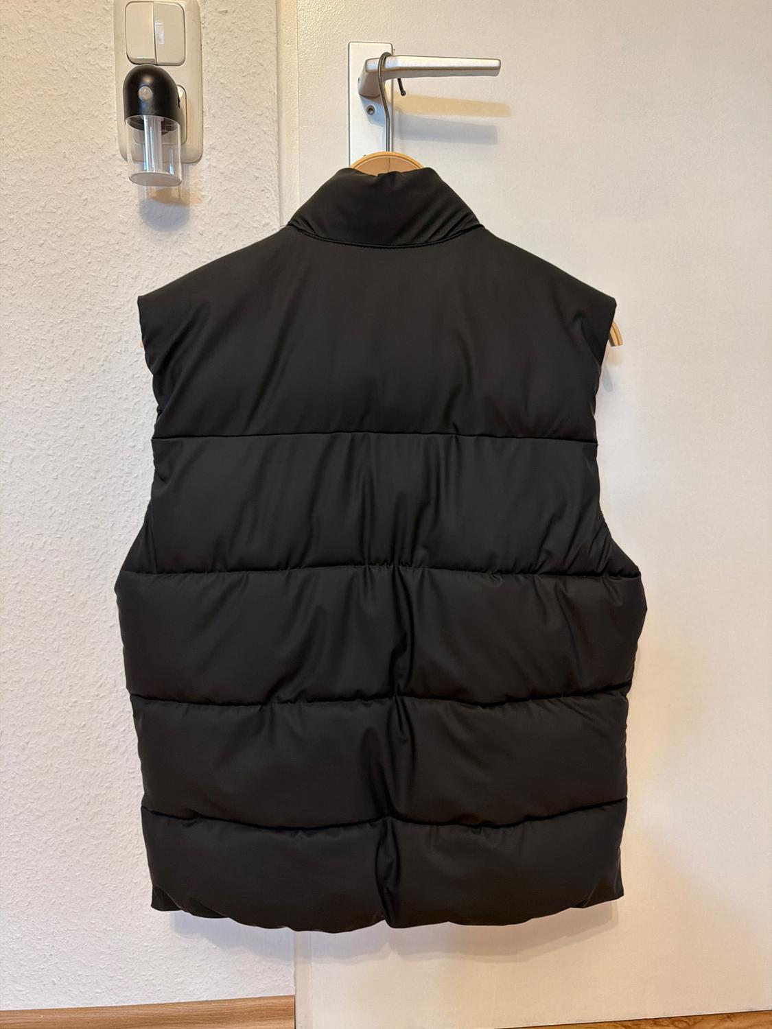 GILET WITH RUBBERISED FINISH - Image 3