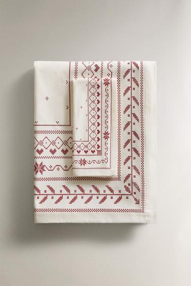 EMBROIDERED CHRISTMAS COTTON TABLECLOTH - Red / White by Zara - Image 4