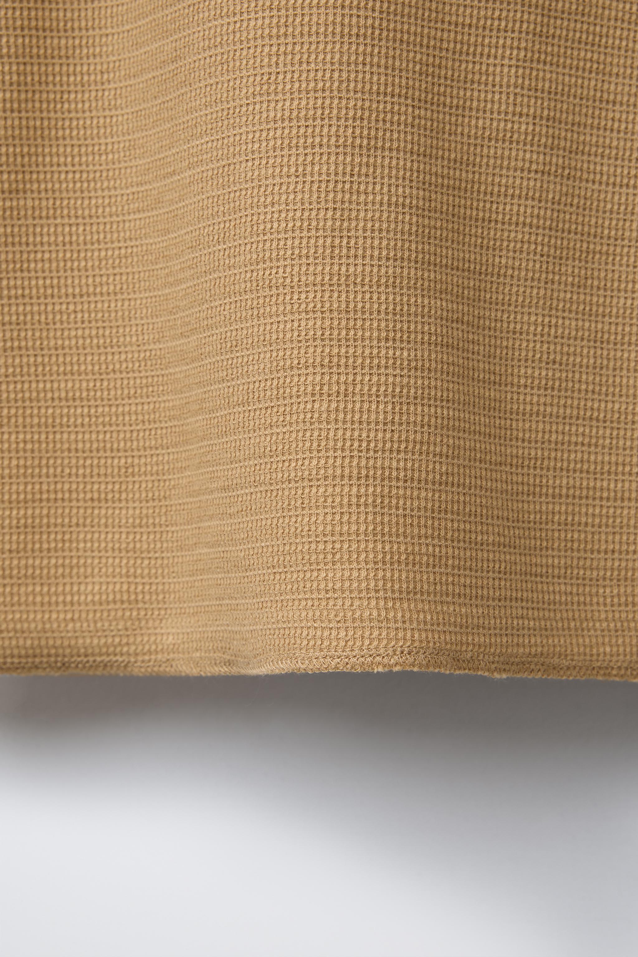 TEXTURED POCKET T-SHIRT