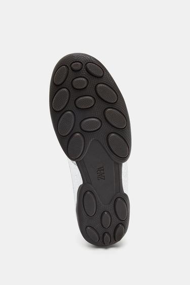 CHAUSSURES DE SPORT À EFFET MÉTALLISÉ - Argent de Zara - Image 5
