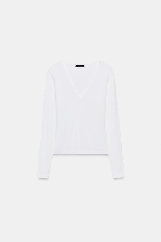 CAMISETA ESCOTE PICO - Blanco de Zara - Imagen 0