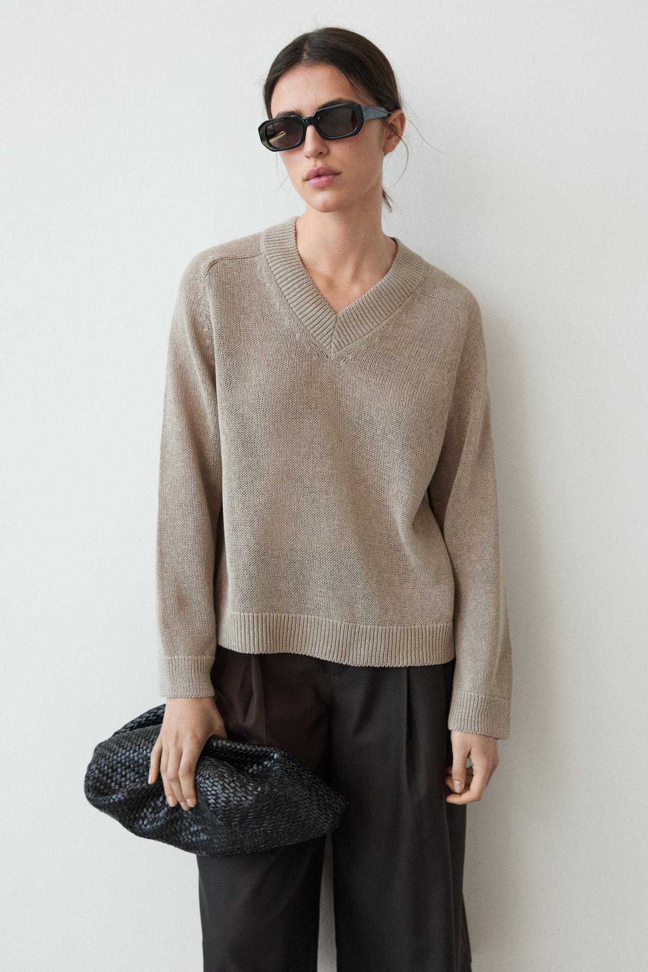 Cotton blend V-neck knit sweater — Mink