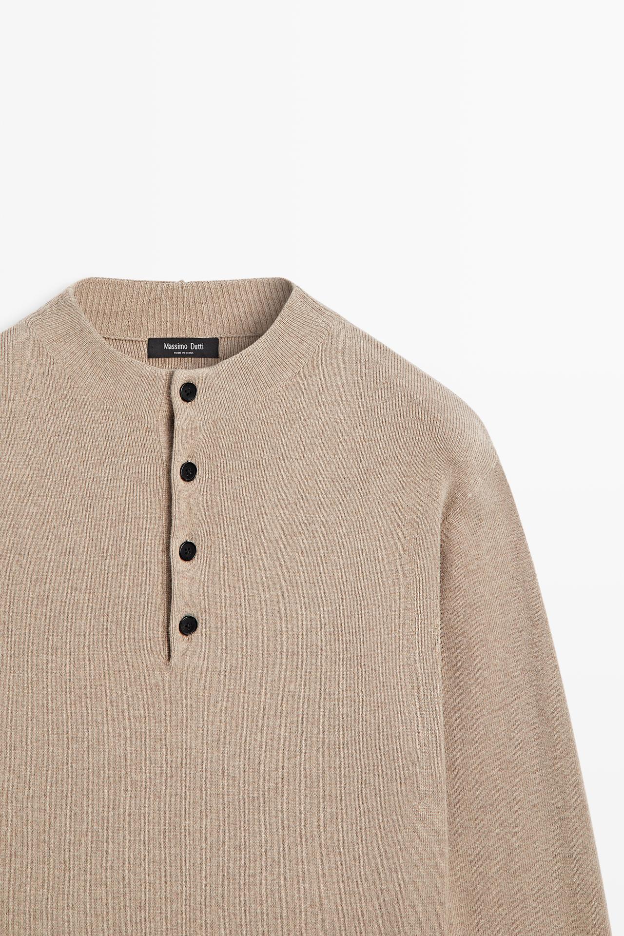 Buttoned mock neck knit sweater — Dark beige