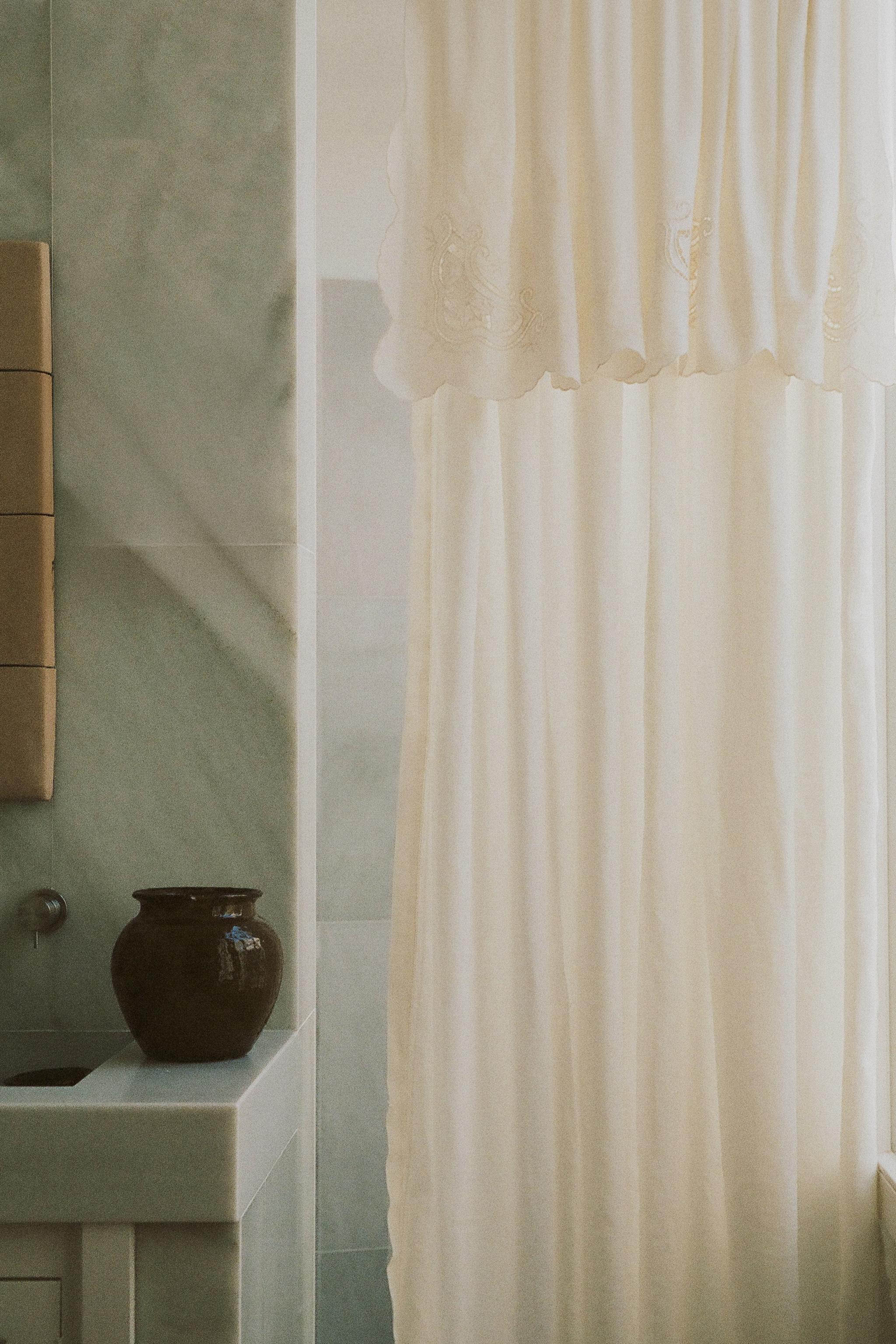 EMBROIDERED LINEN AND COTTON SHOWER CURTAIN — Ivory