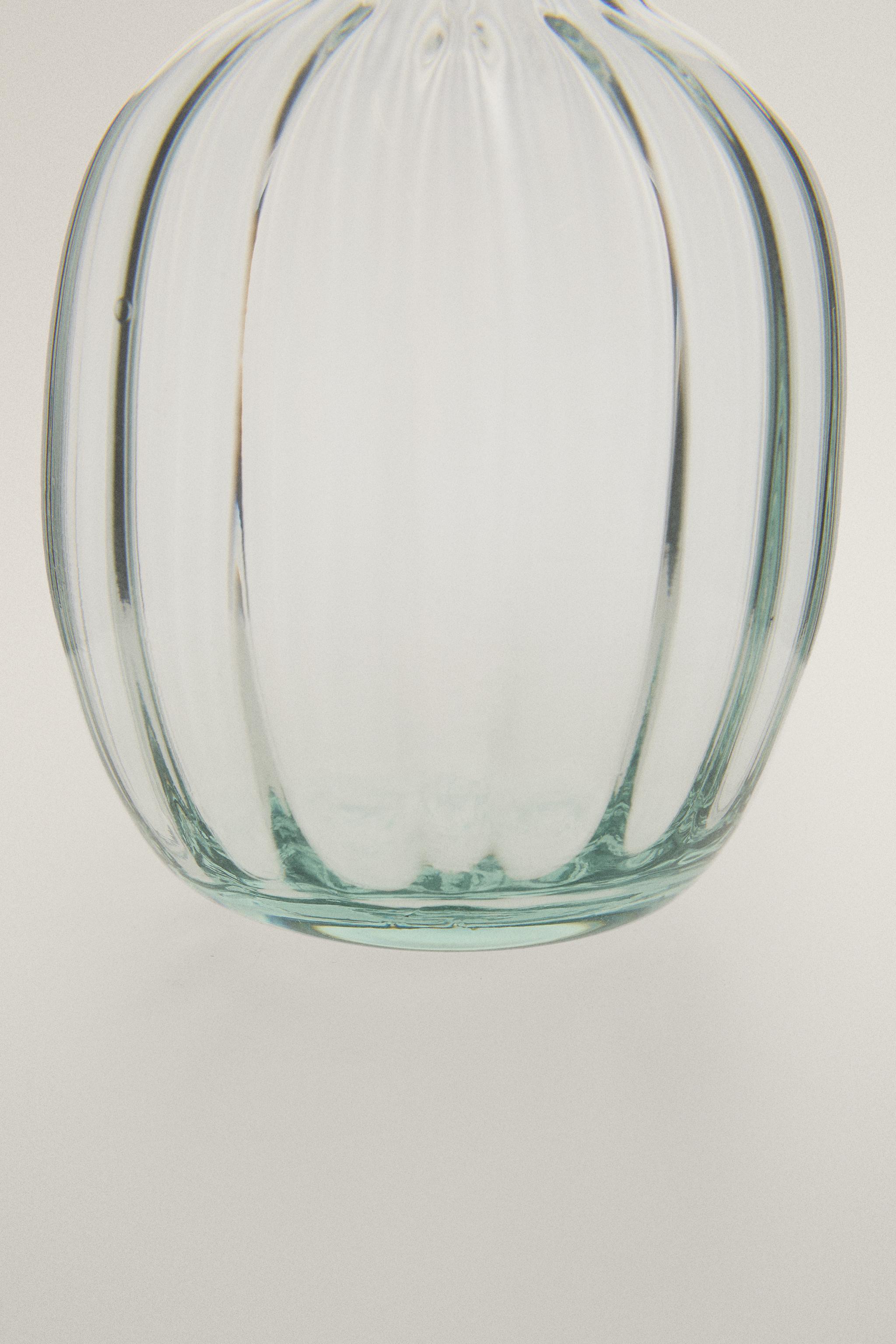 ROUND DECORATIVE GLASS VASE