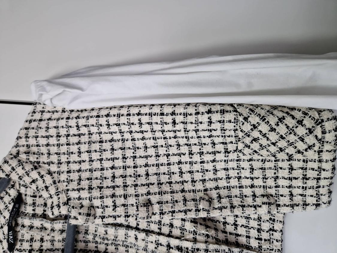 CONTRAST TEXTURED TOP - Image 2