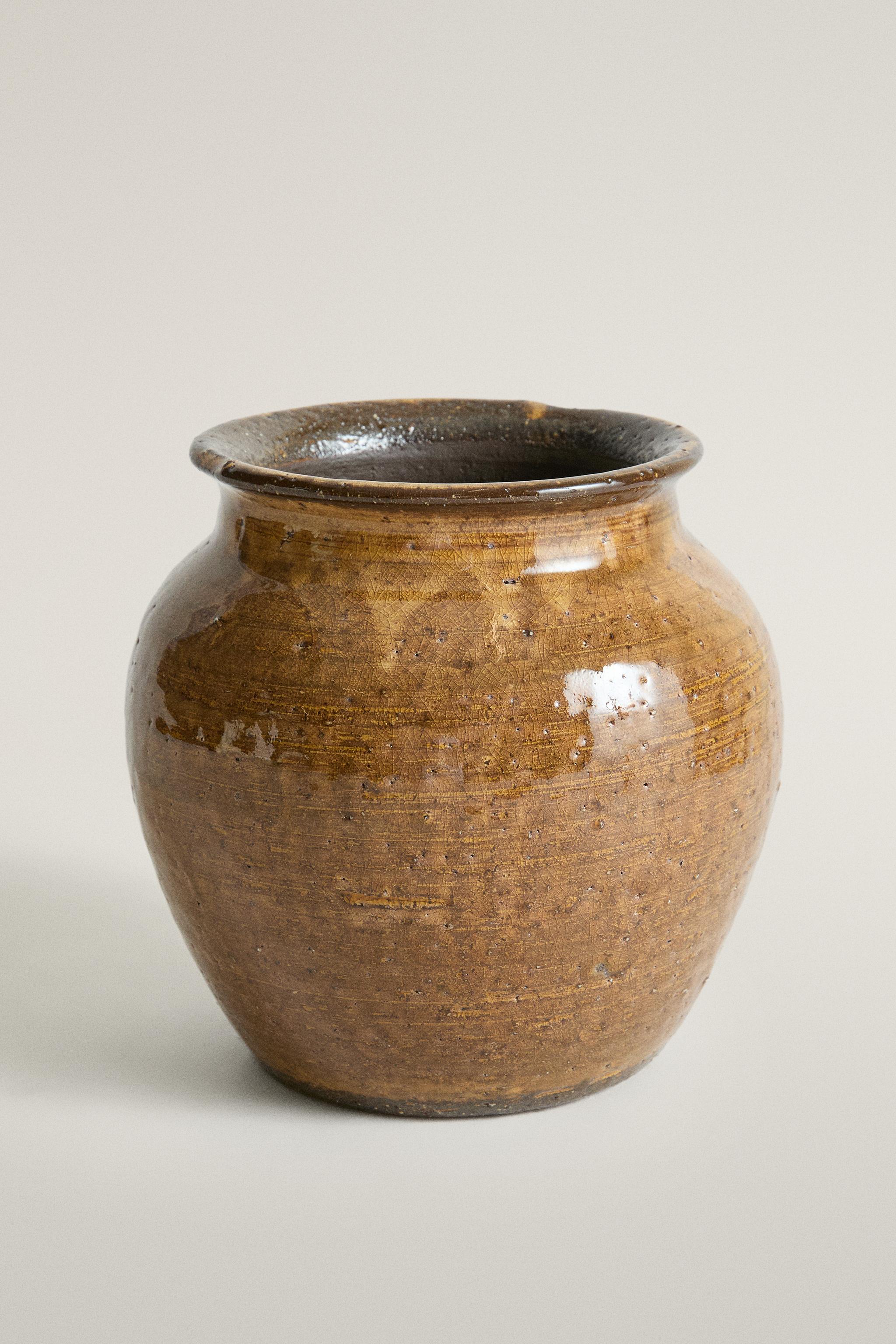 CERAMIC VASE