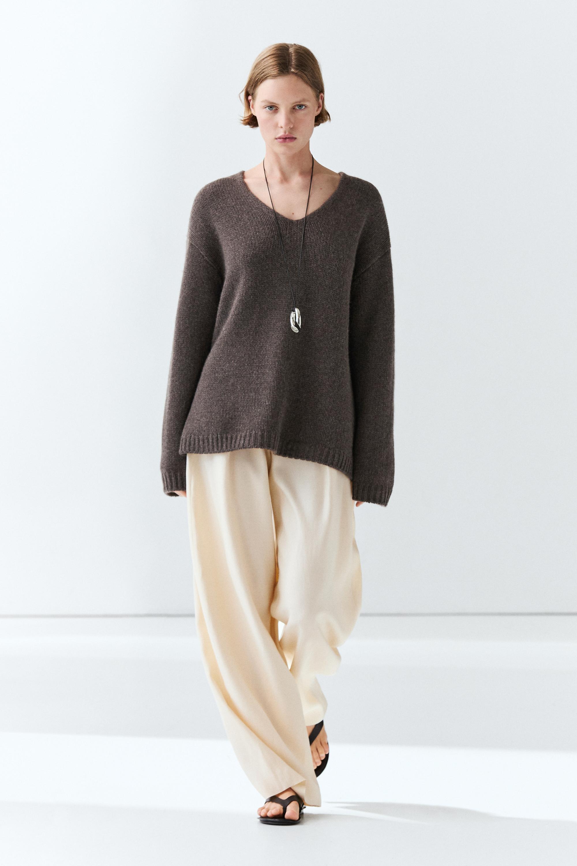 100% cashmere V-neck sweater