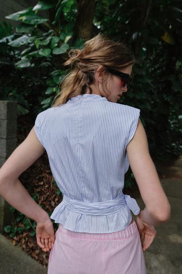 TOP À RAYURES AVEC ÉPAULETTES ET NŒUD EN FIL MÉTALLISÉ - 975 de Zara - Image 4
