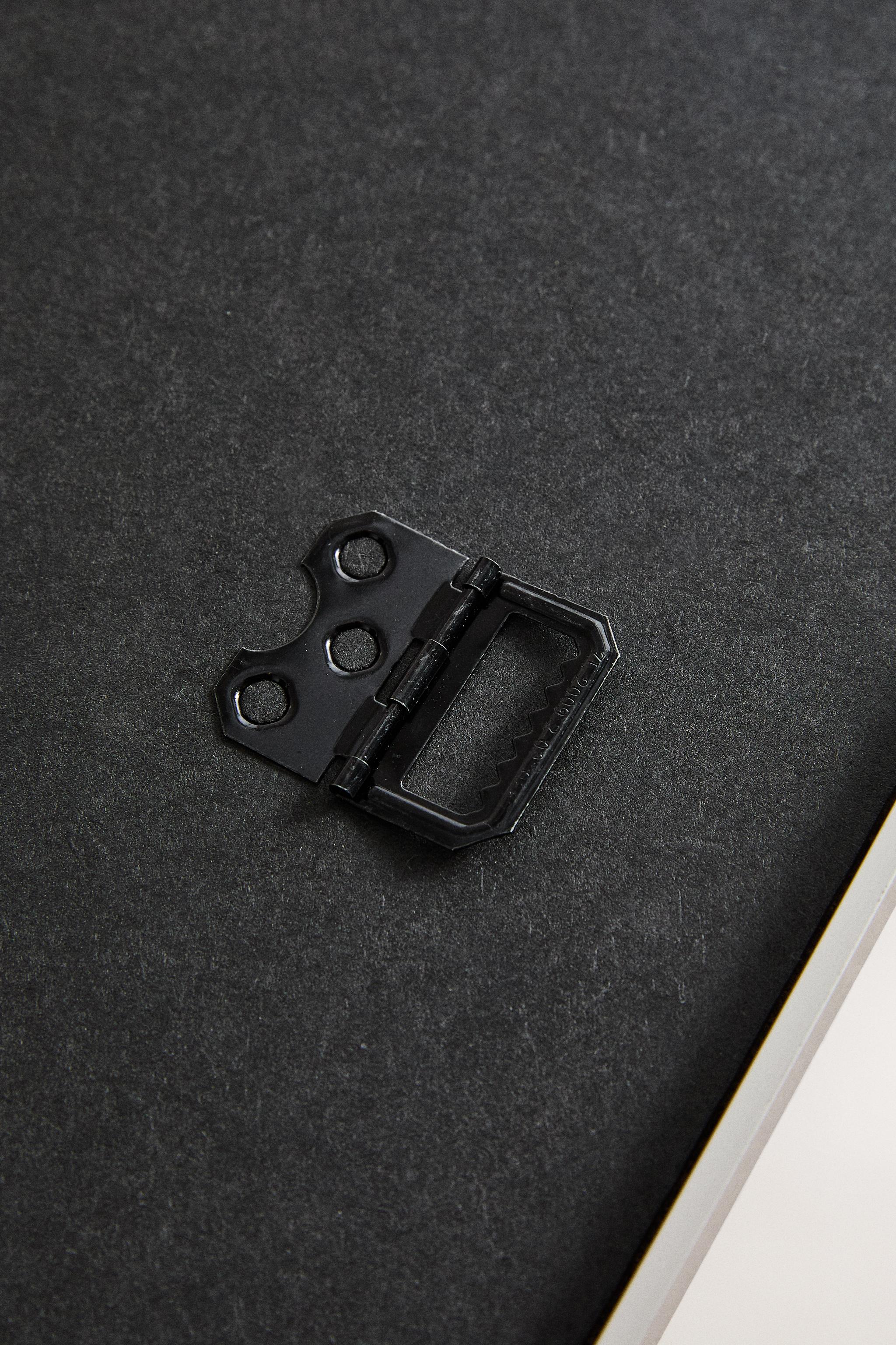 SILVER METAL EDGE PHOTO FRAME