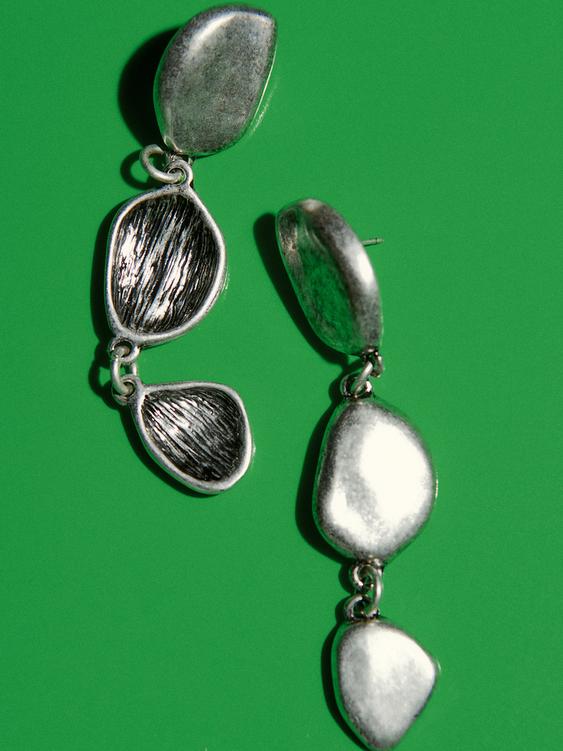 Leaf dangle earrings