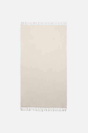 FRINGED COTTON BEACH TOWEL - Ecru by Zara