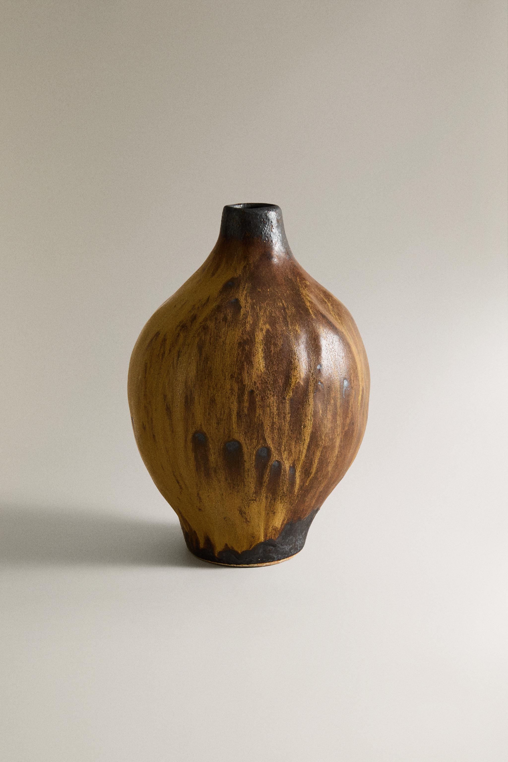 VASE EN CÉRAMIQUE IRRÉGULIER