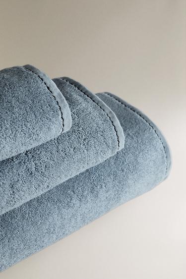 SERVIETTE DE BAIN SURPIQÛRE ONDULÉE - Bleu clair de Zara - Image 1