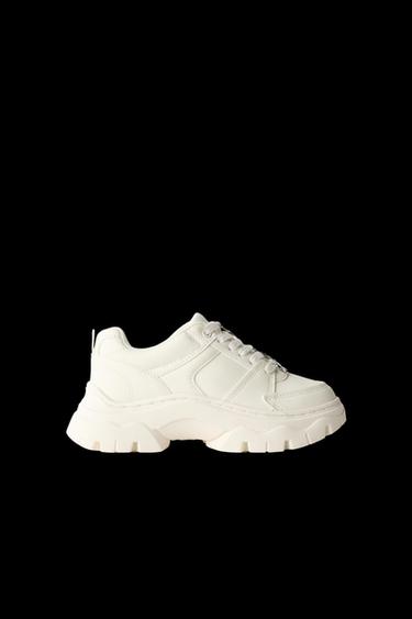 ZAPATILLA DEPORTIVA PISO VOLUMEN CHARM - Blanco de Zara - Imagen 0
