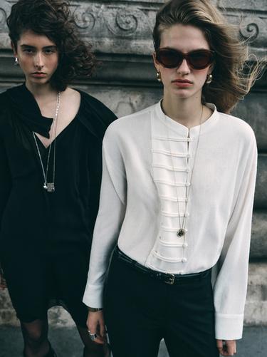 Camisa cuello redondo detalle botones - Blanco roto de Zara