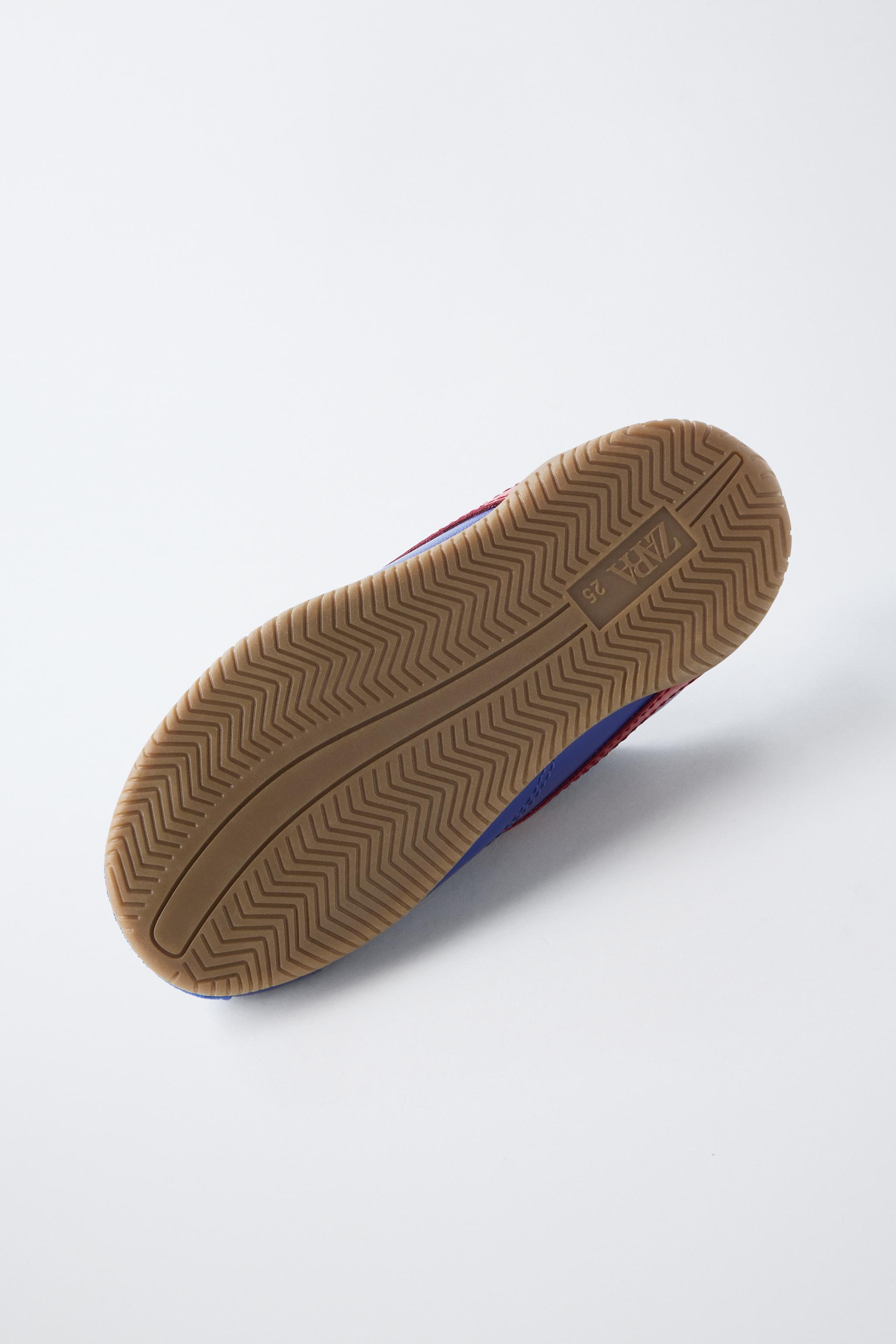 RETRO SNEAKERS