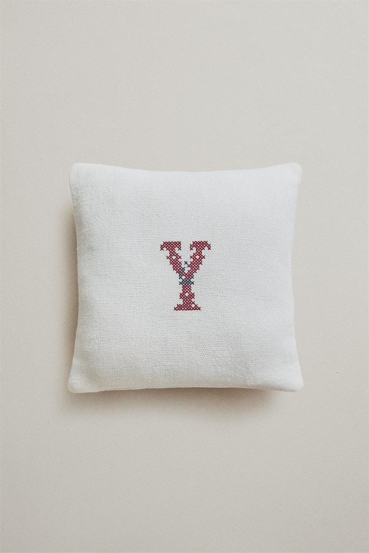 LETTER Y EMBROIDERED LINEN CUSHION — Ecru