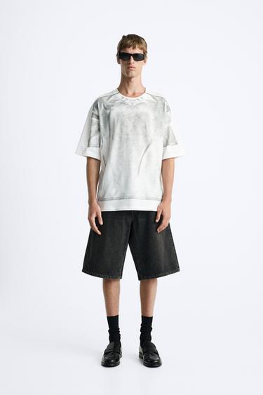 ФУТБОЛКА С АБСТРАКТНЫМ ПРИНТОМ — ЖЕЛТОВАТО-БЕЛЫЙ от Zara — изображение 0
