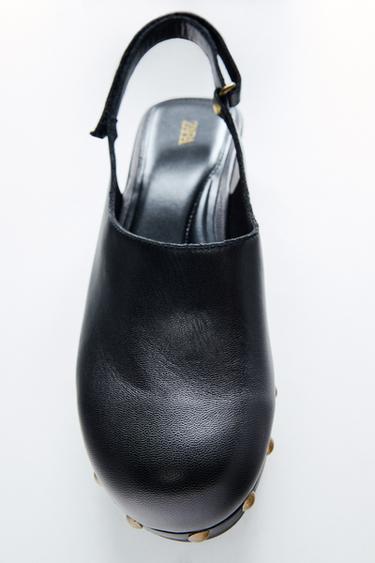 ZUECO PIEL TACHAS - Negro de Zara