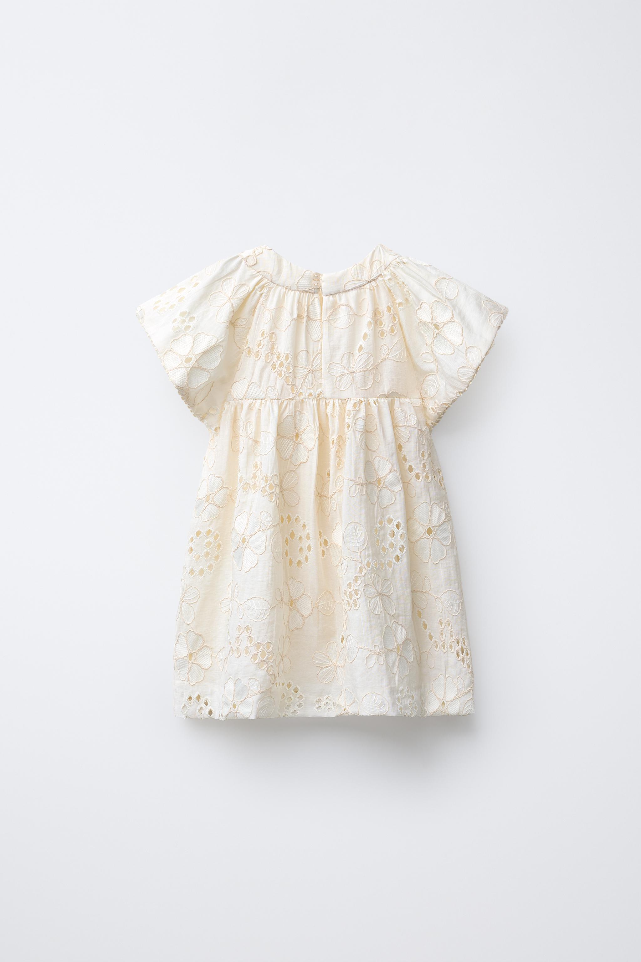 ROBE EN ORGANZA À FLEURS BRODÉES