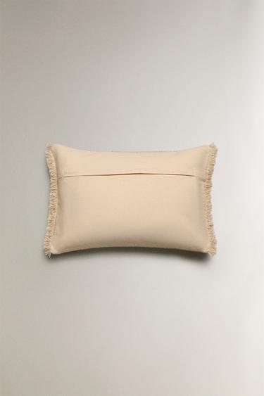 HOUSSE DE COUSSIN FRANGES - Écru de Zara - Image 3