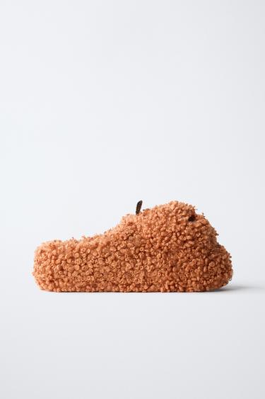 TEDDYFELL-HAUSSCHUH KÜRBIS - Braun von Zara