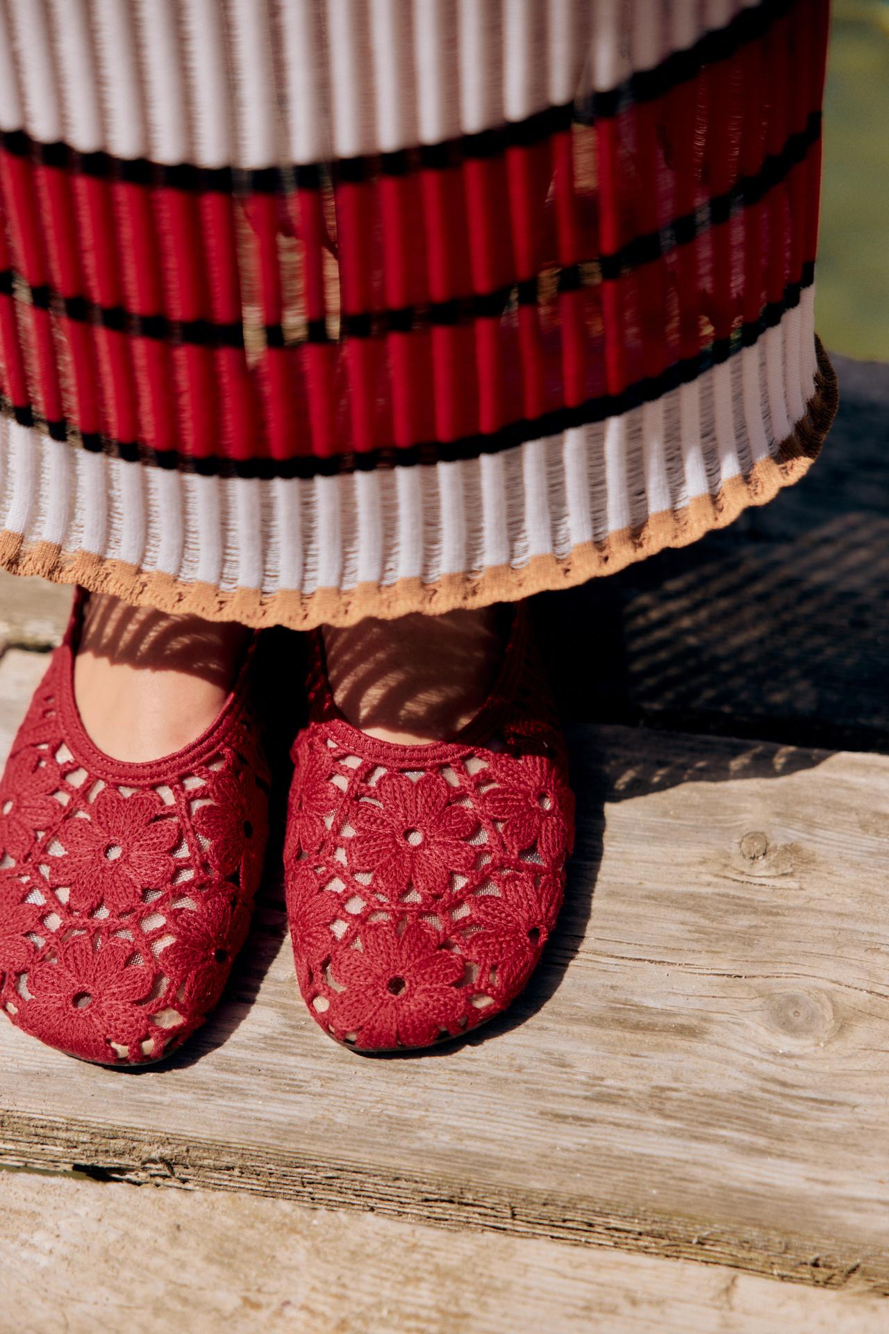 FLORAL CROCHET BALLET FLATS — Red