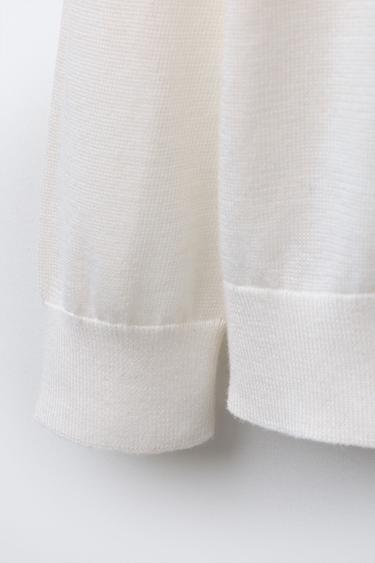 PULL EN MAILLE À COL ROULÉ - Écru de Zara - Image 3