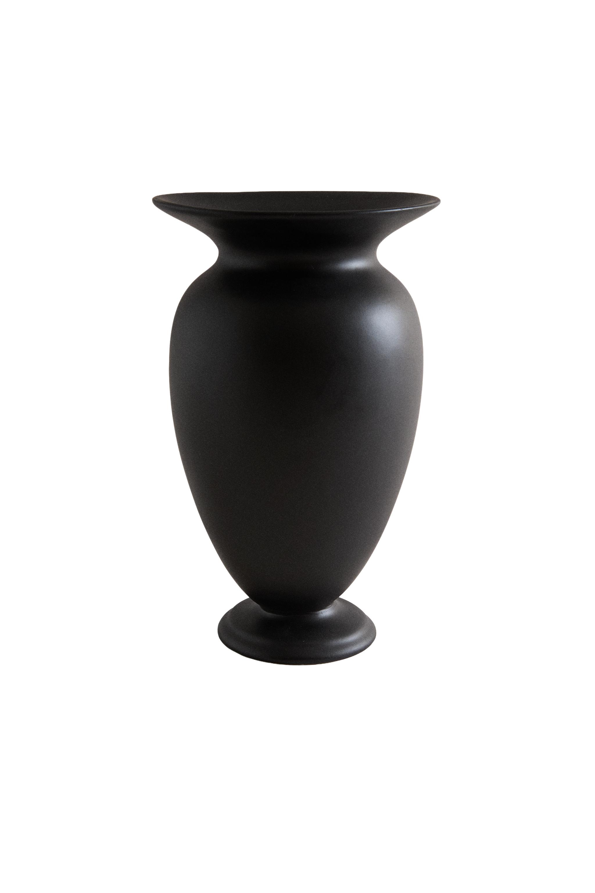 UNION ユニオン 洋書 インテリア(アクタス/ZARA/アートオブブラック） STONEWARE VASE | STUDIO MARY LENNOX - Black | ZARA United States