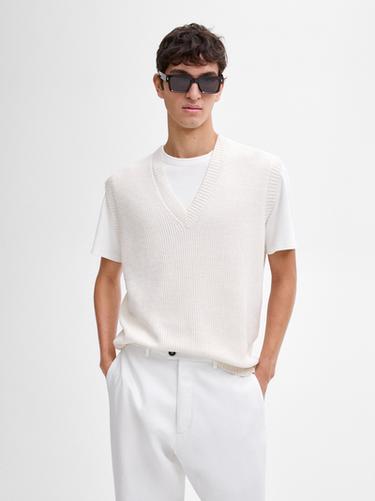 Chaleco cuello pico mezcla lino - Crudo de Zara