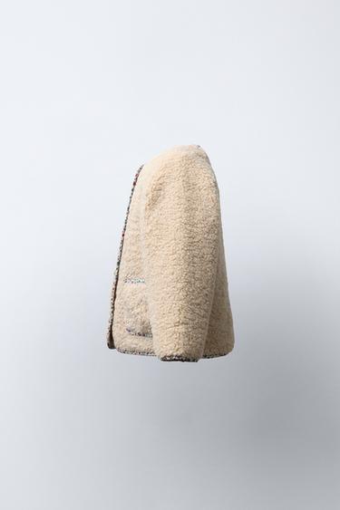 VESTE EFFET MOUTON À LISERÉS FLEURIS - Écru de Zara - Image 2