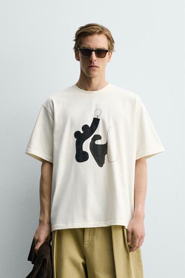 CONTRAST GRAPHIC PRINT T-SHIRT - Ecru by Zara