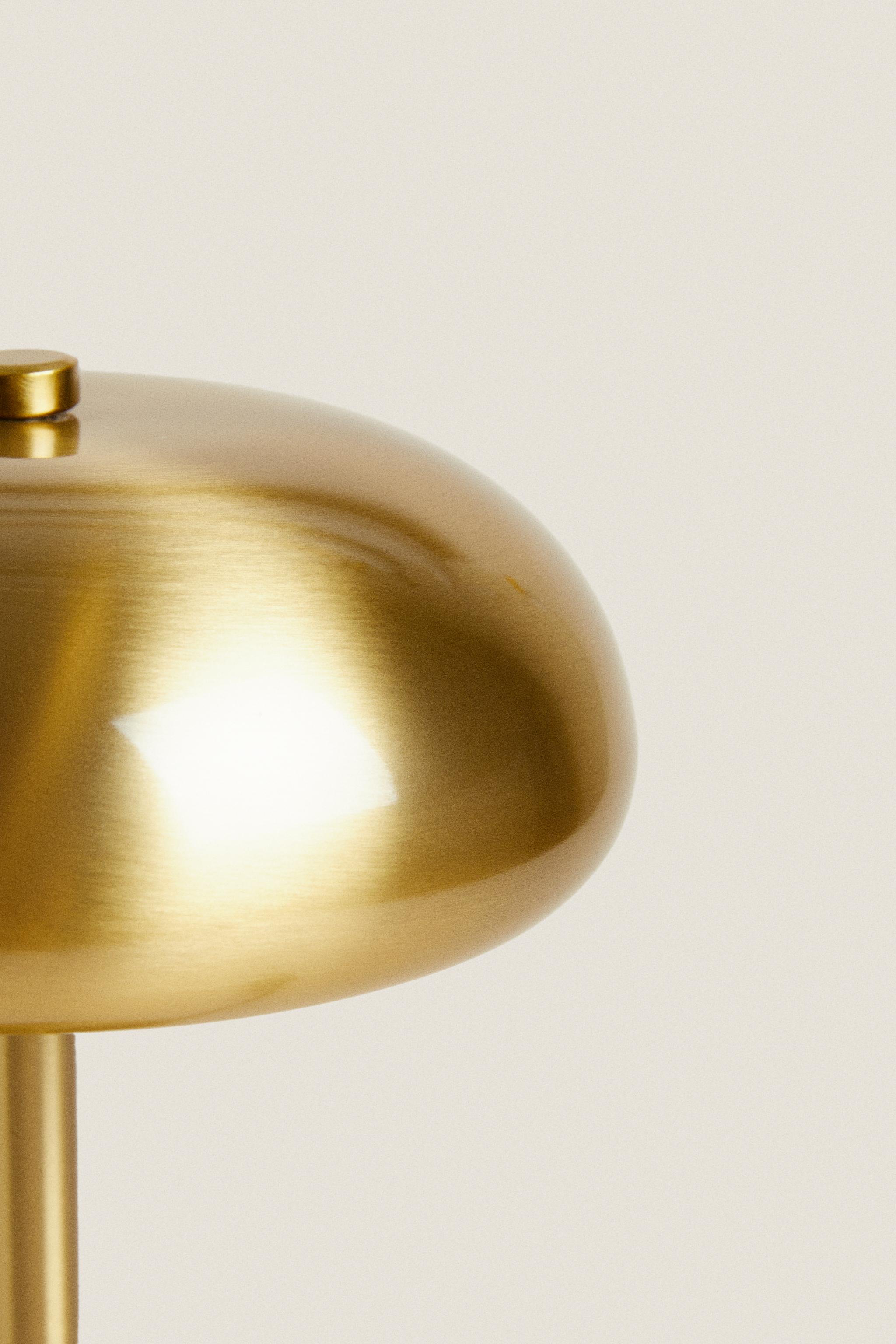 SMALL MONOCHROME TABLE LAMP