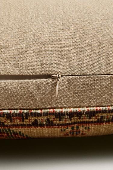 COUSSIN ALLONGÉ RUSTIQUE - Beige clair de Zara - Image 3