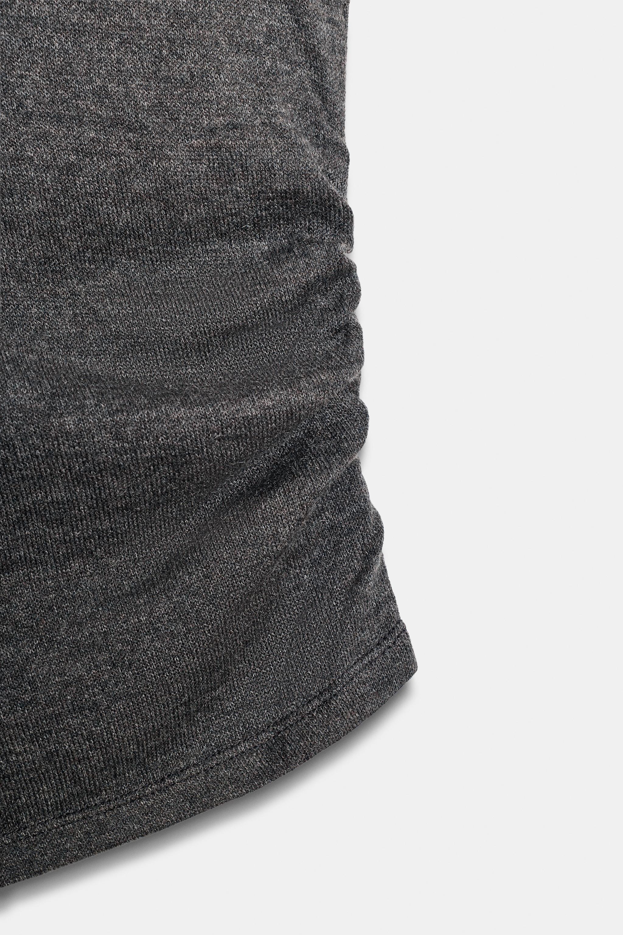 RUCHED MOCK NECK T-SHIRT