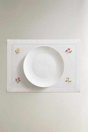 EMBROIDERED FRUIT PLACEMAT - Ecru by Zara - Image 4