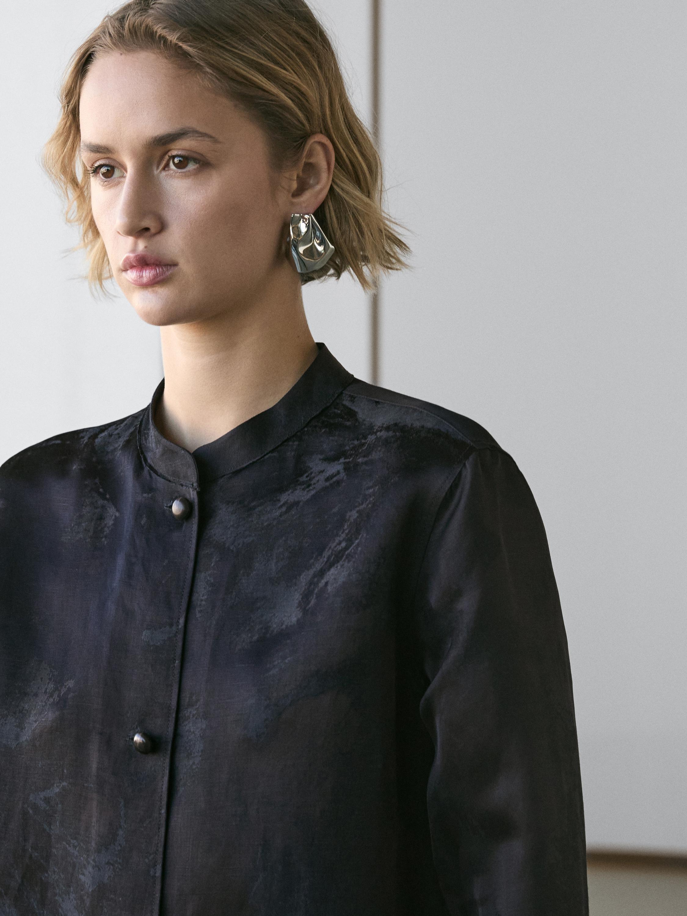Flowing jacquard shirt
