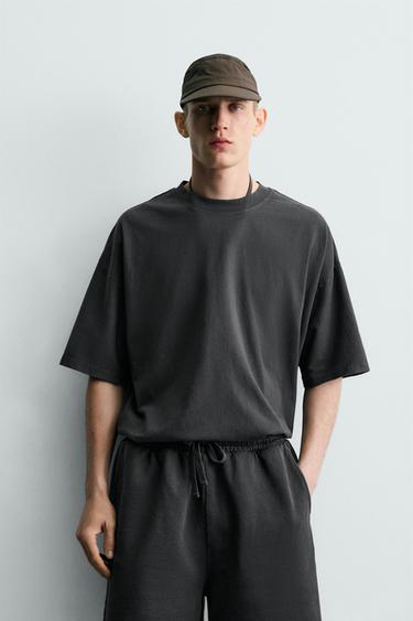 BASIC T-SHIRT MET BLEEKWASSING - Donker antraciet van Zara